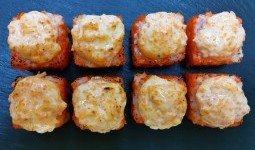 Запеченный ролл с крабом